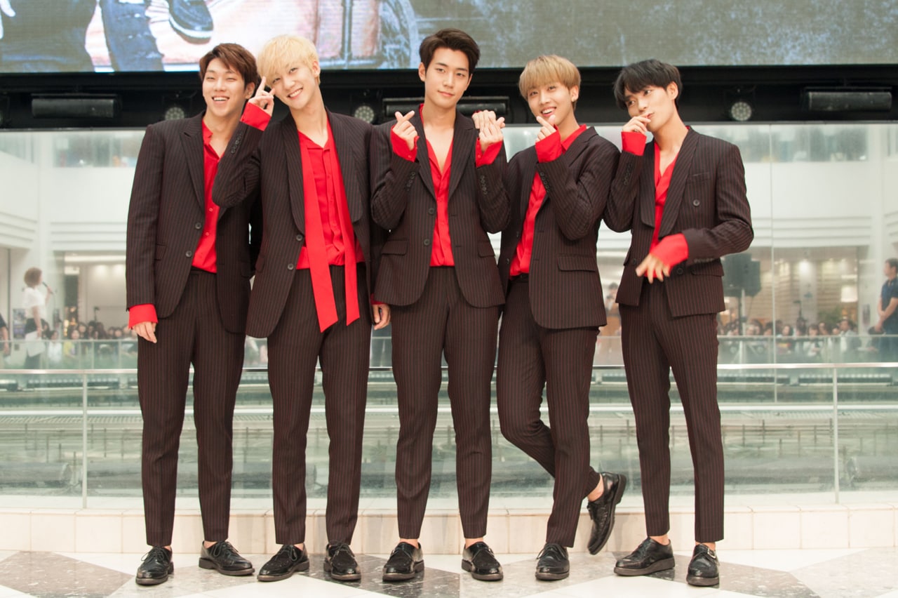 いい感じ！愛してください！KNK、日本デビュー前日にサンシャインシティに登場
