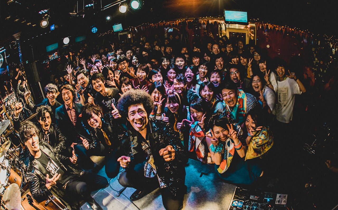 BRADIOメジャーデビュー日にマハラジャで最高のパーティ、ダンス☆マンも駆け付ける