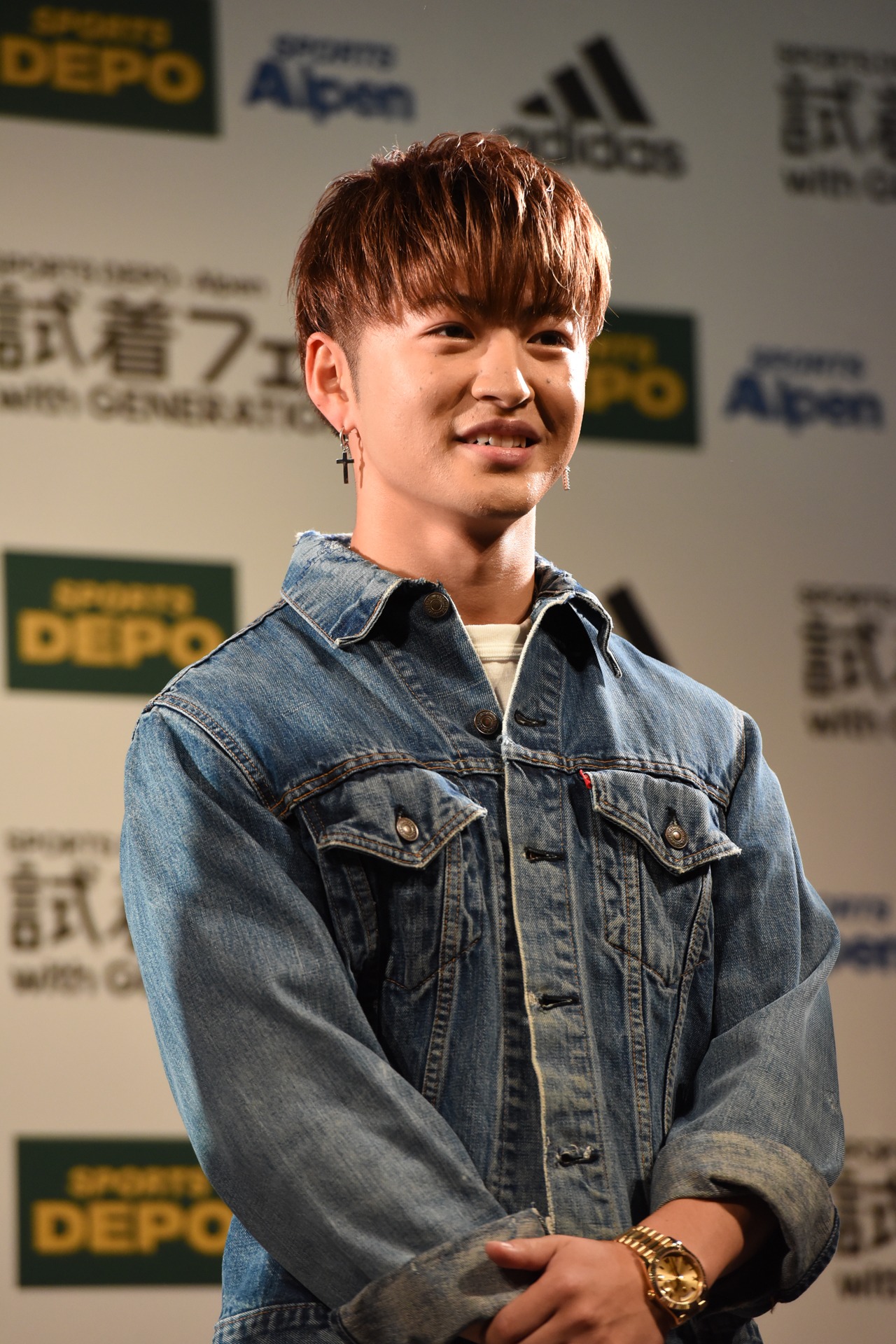 佐野玲於