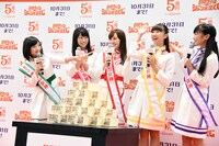 「メンバーで一番の幸運の持ち主は？」という質問に全員一致で「玉井詩織」と答えるももいろクローバーZ。