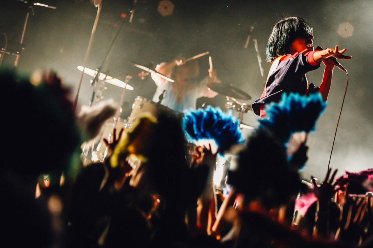 女王蜂対バン「蜜蜂ナイト」SUPER BEAVER迎えて終幕