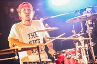 藤原”29才”広明（Dr / SUPER BEAVER）（撮影：西槇太一）