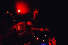 上杉研太（B / SUPER BEAVER）（撮影：西槇太一）