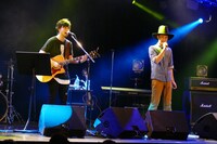 左から吉田結威（吉田山田）、細根誠（ブリーフ＆トランクス）。（撮影：大塩雄太）