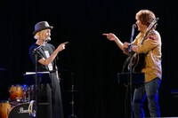 左から山田義孝（吉田山田）、伊藤多賀之（ブリーフ＆トランクス）。（撮影：大塩雄太）