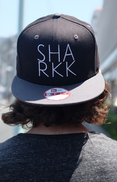 SHARKK「BE THAT WAY」カセットテープ版ジャケット