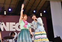 お互いにファンでもあり友達でもあるNao☆（左）と中島愛（右）。