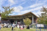 のどかな開演前の様子。