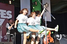 スカアレンジの「圧倒的なスタイル」でラインダンスするNegicco。