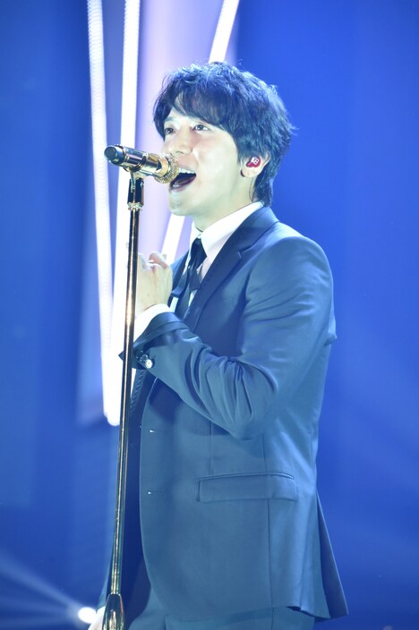 ジョン・ヨンファ「JUNG YONG HWA JAPAN CONCERT 2017 "Summer Calling"」の様子。