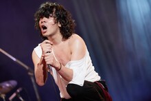 峯田和伸（Vo, G）（撮影：村井香）