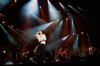 銀杏BOYZの東京・日本武道館単独公演「日本の銀杏好きの集まり」の様子。（撮影：村井香）