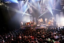 SPECIAL OTHERS（写真提供：EPICレコードジャパン）