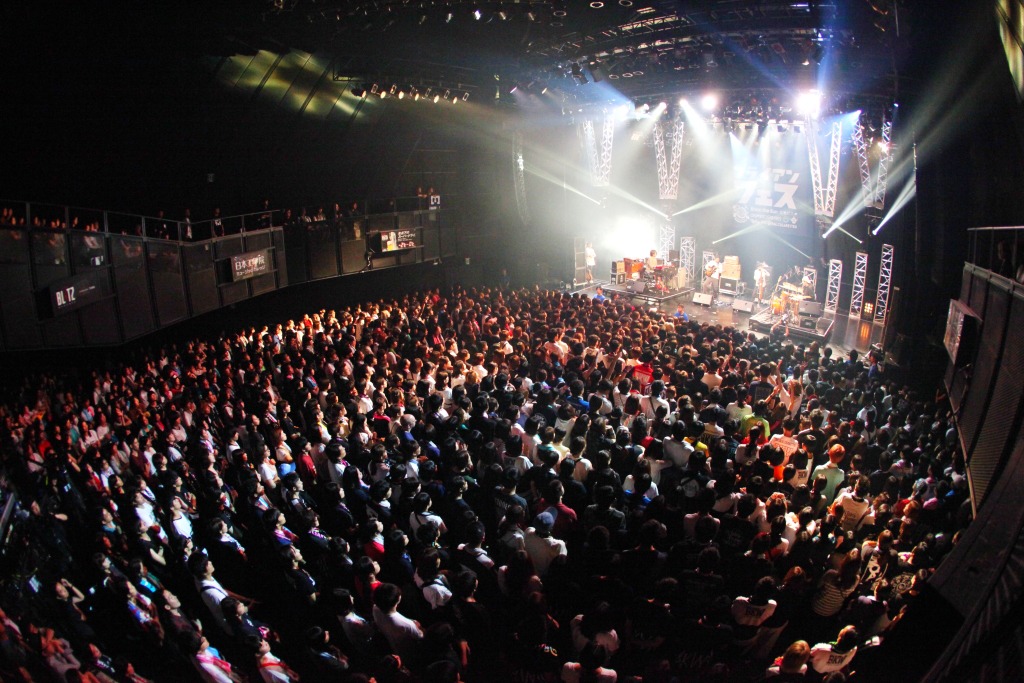 SPECIAL OTHERS（写真提供：EPICレコードジャパン）