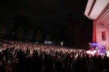 「ぼくのりりっくのぼうよみ 遺失物取扱所」東京・日比谷野外大音楽堂公演の様子。（撮影：平田浩基）