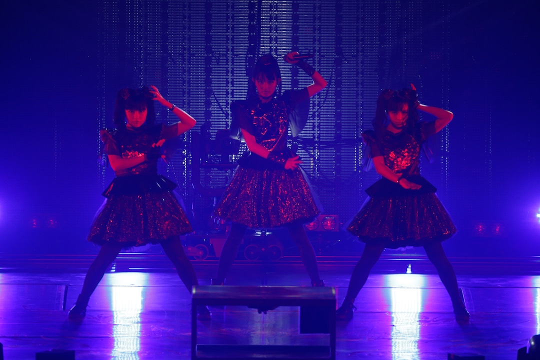 人気画像3位は「BABYMETAL『巨大キツネ祭り』終幕、SU-METAL“聖誕の地”で『洗礼の儀』開催決定」より、BABYMETAL。（Photo by Tsukasa Miyoshi ［Showcase］）