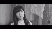 けやき坂46「それでも歩いてる」ミュージックビデオのワンシーン。
