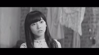 けやき坂46「それでも歩いてる」ミュージックビデオのワンシーン。