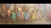 けやき坂46「それでも歩いてる」ミュージックビデオのワンシーン。