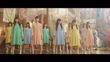 けやき坂46「それでも歩いてる」ミュージックビデオのワンシーン。