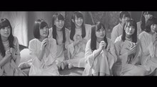 けやき坂46「それでも歩いてる」ミュージックビデオのワンシーン。