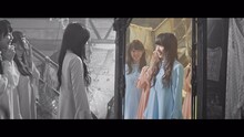 けやき坂46「それでも歩いてる」ミュージックビデオのワンシーン。
