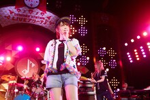 内田真礼「コカ・コーラ SUMMER STATION 音楽LIVE」の模様。(c)テレビ朝日