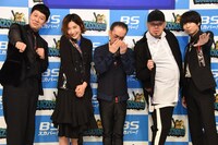 思い思いのポーズを決めるジェニーハイのメンバー。