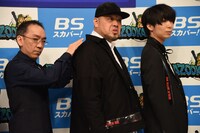 左から新垣隆、くっきー、川谷絵音。