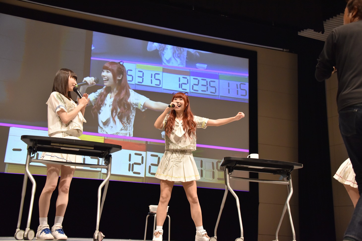 逆転優勝に喜びの声を上げる成瀬瑛美。
