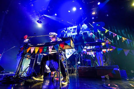 ビッケブランカ「FEARLESS TOUR 2017」東京・赤坂BLITZ公演の様子。（撮影：星野健太）