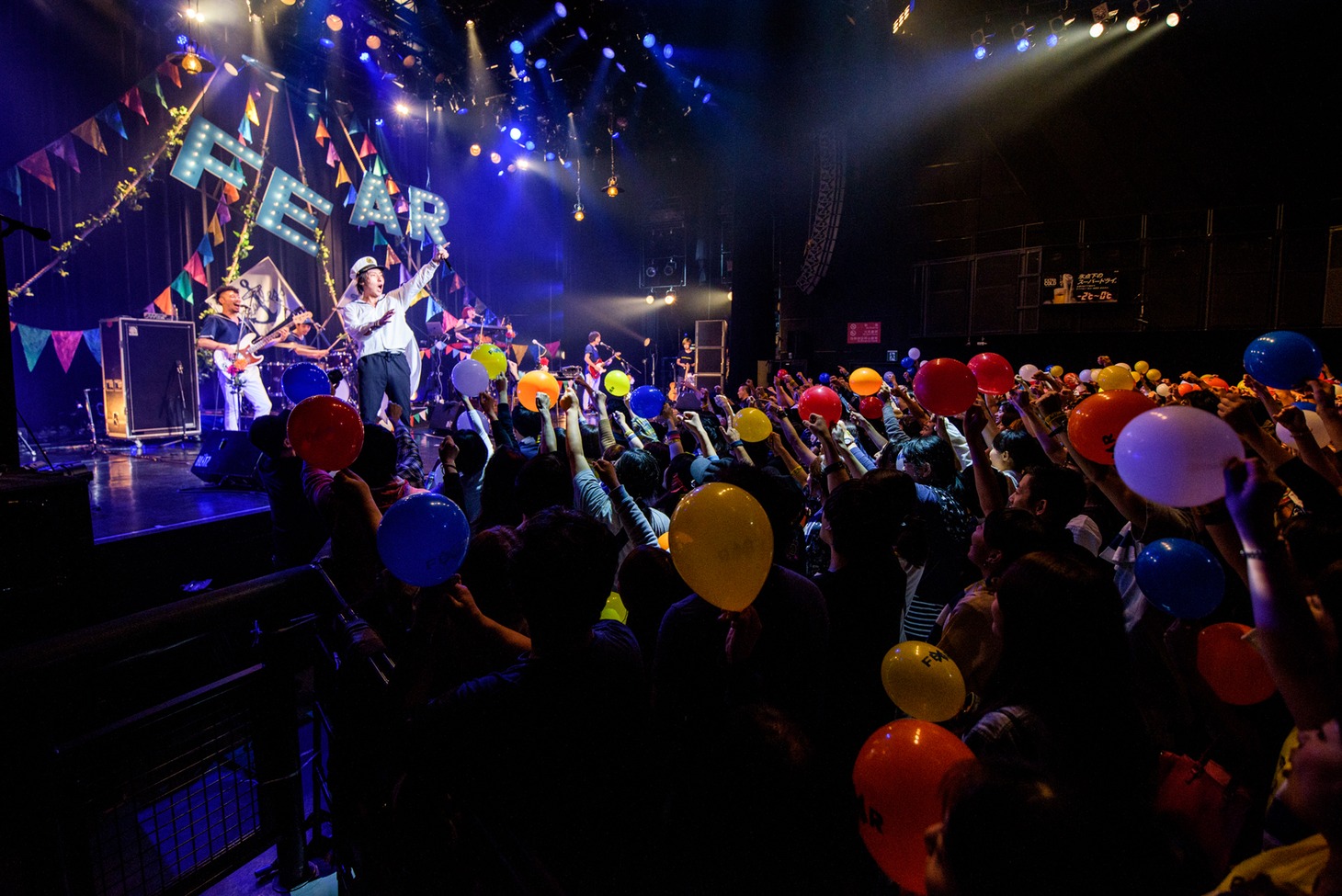 ビッケブランカ「FEARLESS TOUR 2017」東京・赤坂BLITZ公演の様子。（撮影：星野健太）
