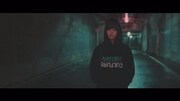欅坂46「避雷針」ミュージックビデオのワンシーン。