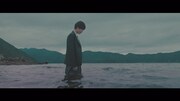 欅坂46「避雷針」ミュージックビデオのワンシーン。