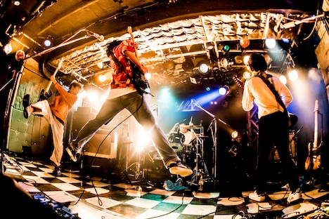 パノラマパナマタウン「Goodbye Chaos Tour」の様子。（撮影：浜野カズシ）