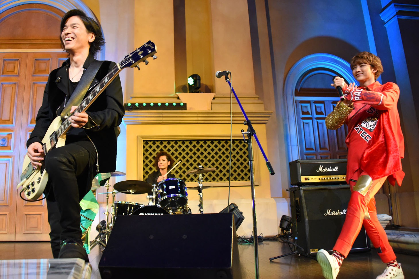 AKIHIDE（左）とユーキ（右）。