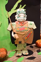 りーりーが着用したコスチュームをまとったマネキン。