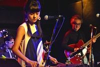 グロッケンを演奏するそれいゆ。