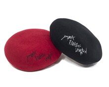 BiSHとCA4LAのコラボレーションベレー帽。