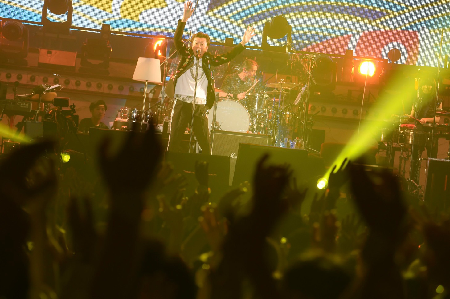 桑田佳祐「桑田佳祐 LIVE TOUR 2017『がらくた』」新潟・朱鷺メッセ・新潟コンベンションセンター公演の様子。