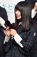 ゲームの説明をする長濱ねる。