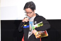 ソーのTシャツを着たPUNPEE。