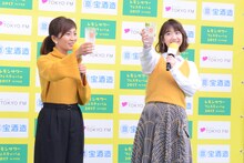 「レモンサワーフェスティバル 2017 in 中目黒」で乾杯する柏木由紀（右）。