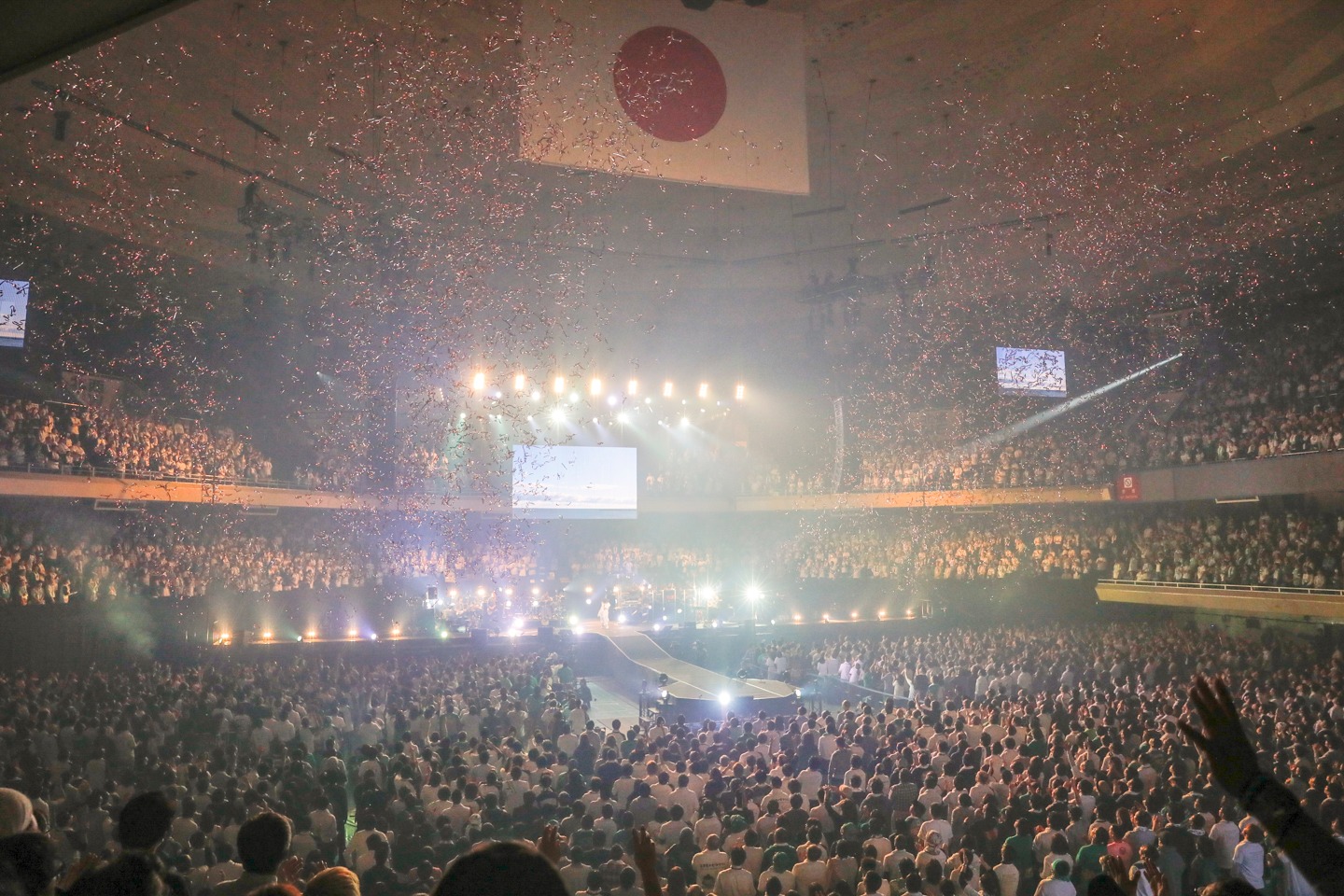 有安杏果「ココロノセンリツ ～feel a heartbeat～ Vol.1.5」東京・日本武道館公演の様子。（写真提供：キングレコード）