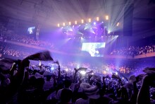 有安杏果「ココロノセンリツ ～feel a heartbeat～ Vol.1.5」東京・日本武道館公演の様子。（写真提供：キングレコード）