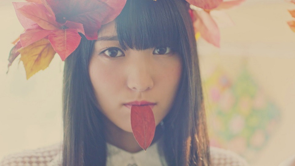 青空とMARRY「波打ち際を走らないか？」MVのワンシーン。