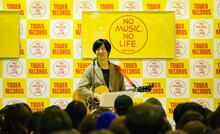 ホリエアツシ（Vo, G, Piano）