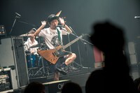 RYU-TA（G, Cho）（撮影：ヤオタケシ）