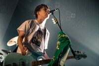 GEN（B, Vo）（撮影：ヤオタケシ）