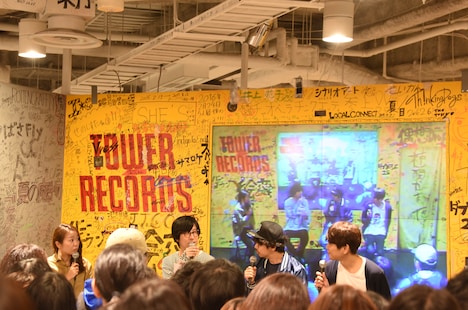 「盟友対談！ストレイテナー ホリエアツシ公開対談」の様子。